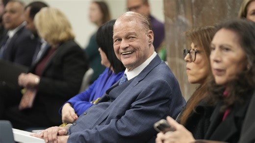 In his 2nd stint as AZ schools chief, Tom Horne still stirring things up