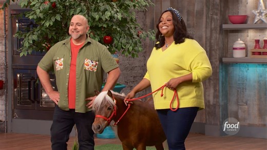 Rudy the mini horse joins Duff Goldman and Kardea Brown to introduce everyone's favorite challenge... dessert imposters! Don't miss an all-new #KidsBakingChampionship, Monday @ 8|7c! 🐎 | Food Network