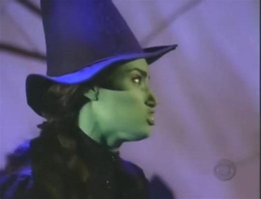545K views · 12K reactions | Throwback to Kristin Chenoweth and Idina Menzel’s legendary performance of “Defying Gravity” from the 2004 Tony Awards. 粒﫧 #TonyAwards #Tonys #Wicked #WickedForGood | The Oz Archive | Facebook