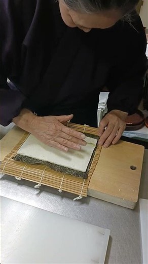 大和芋の海苔巻き観察 西井香春先生の料理技術をただただ観察する会 月二回やってます