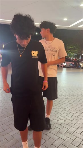 Cameraman's Unfortunate Day: Did Not Eat!