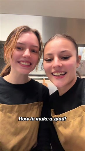 How to Make a Loaded Potato with Toppings Guide