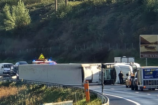 Un camion se couche sur l'autoroute en Corrèze : l'A20 fermée au moins jusqu'à dimanche midi dans le sens Toulouse-Paris