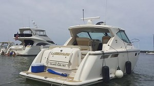 2008 Tiara Yachts 3500 Sovran is one beautiful boat. Check out the inside: http://ow.ly/RkQi304sygY | Boat Trader