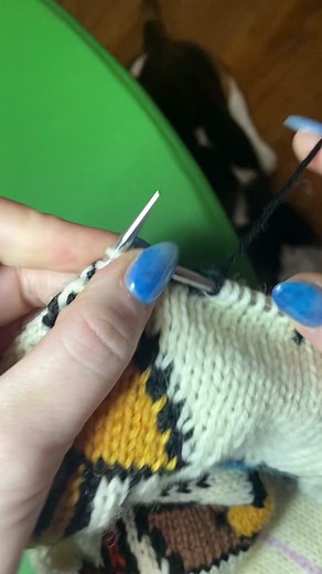 knittin’ #fiberart #knitting