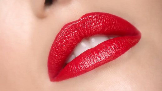 Revlon - Super Lustrous Lipstick Commercial with Gwen Stefani (2017)