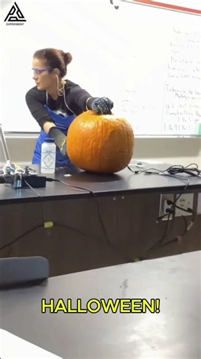 Halloween Chemistry Magic! #physics #teacher #amazing #halloween
