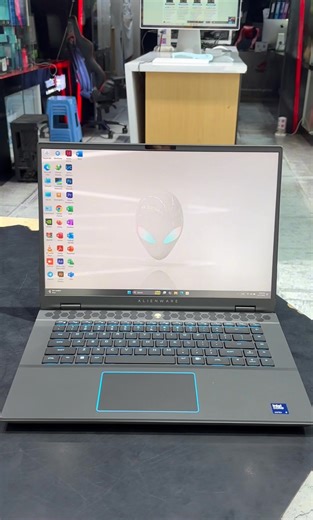 Dell Alienware M16 R2 $1,549 - CPU : Intel® Core™ Ultra 9 185H 5.10 GHz - RAM : 16GB DDR5 (Upto 32GB add 50$) - Storage : 1TB M.2 PCIe 4.0 - Display : 16" QHD 240Hz 100% sRGB - GPU : NVIDIA RTX 4060 8GB GDDR6 - Keyboard : AlienFX Lighting Zones - OS : Windows 11 License - Color : Dark Metallic Moon ------------------------ - Free : Gaming Backpack - Free : GAMING Mouse , Pad ----------------------- 🛒ធ្វើការបញ្ជាទិញ | 🛺 ដឹកជញ្ជូនគ្រប់ខេត្តក្រុង ---------------------------- 🛒មាននៅហាង 𝐂𝐂 𝐒𝐭�