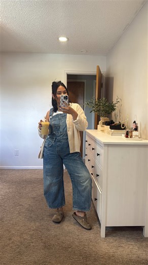 Midsize Outfit Inspiration for Comfy Fashion