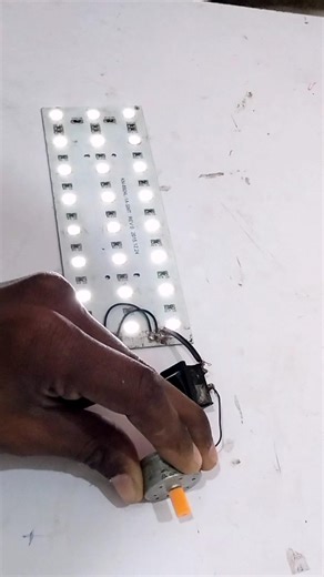 Using a 5V DC Motor as a Generator to Power a Light #diy #viralvideo