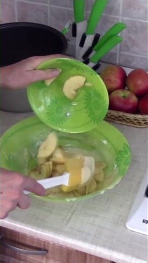 Шарлотка в мультиварке, пышная и нежная!