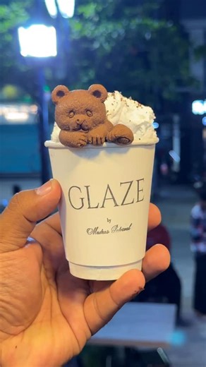 Chennai Food Reviews • Ashwin on Instagram: "Viral Teddy Bear Hot Chocolate 😍😍😍 ⚠️ SAVE THE VIDEO ⚠️ Try Panni Paarungah Ley !! 👍 Good 👌 Better 🤙 Bestuuu 🔸Location : Teynampet📍 🔸Shop : Madras Interval🛖 🔸Price : Comment “Price” ₹💰 🔸Page : @madrasinterval 🔸Rating : ⭐️⭐️⭐️⭐️/5 🔸Quality : ⭐️⭐️⭐️⭐️/5 ▪️Follow for More Videos @madrasfooddiary @madrasfooddiary @madrasfooddiary . . . ▪️Follow For Behind the scene @chennaifooddiary @chennaifooddiary @chennaifooddiary PaidCollab #viral #Foo