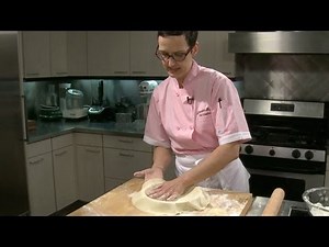 How to roll pie dough