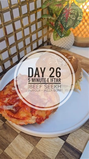 Baire theke ana sausage pizza bun ar Beef Seekh diye jhotpot Burger. Im#Ramadan #QuickIftar #Day26