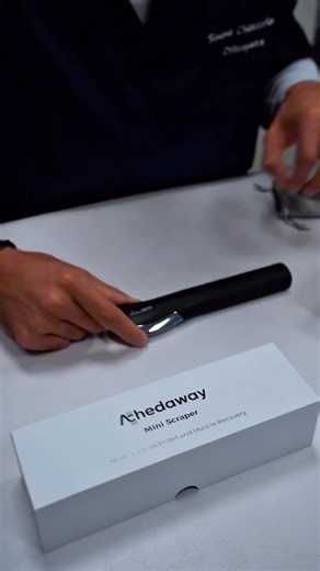 Simone Chioccoloni / Osteopata Pediatrico on Instagram: "“Dopo il parto il corpo non torna semplicemente ‘come prima’… ha bisogno di tempo, ascolto e supporto.” 🤱💛 Nel post-parto il sistema fasciale è spesso sottoposto a importanti adattamenti: gravidanza, parto, cambiamenti ormonali e nuove richieste fisiche quotidiane. All’interno del mio trattamento osteopatico per la donna utilizzo, quando indicato, anche Achedaway Mini Scraper, uno strumento di fibrolisi fasciale integrato a calore ♨️ e u