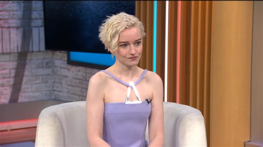 CBS Mornings:Julia Garner takes on a dark new role in "Weapons"