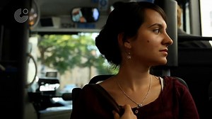 Erste Wege in Deutschland - 1. Im Bus (Audiodeskription)