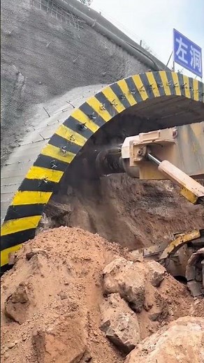 Shield tunneling and soil extraction process for tunnels