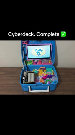 PollyPi 2 Cyberdeck: Bigger Screen, More Power & Sparkles