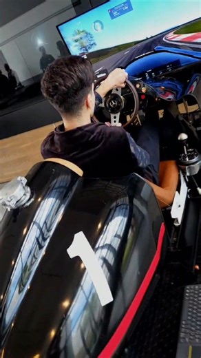 🏎️ Luxury Brand Activations: Mercedes-Benz x VRACER VINTAGE Simulator 🏁