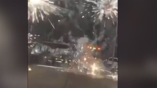 Bekogelde bus Utrecht door politie ingezet 'om te schuilen' vanwege geweld