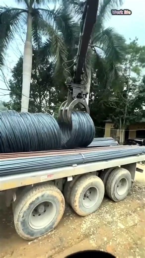 Unloading Steel Wires with an Excavator: Heavy-Duty Handling Made Easy 🚜🧵#shorts