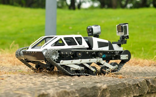 Ripsaw 粗齿锯RC履带攀爬坦克