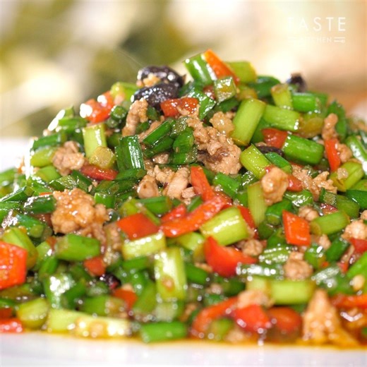 12K views · 187 reactions | Stir-fried Chinese Chive with Fermented Soybeans ＃HomeCooking ＃TasteKitchen | Taste Kitchen | Facebook