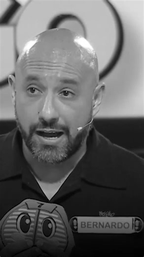 👏🏻 ¡HIZO HISTORIA! Este lunes comenzamos con una nueva modalidad en #AhoraCaigoTVN. Después de sacar un sobre y lograr la inmunidad, Bernardo llegó hasta el Juego Final, donde el destino continuó estando a su favor, ya que después de contestar todo correctamente, se llevó el millonario premio de $4.900.000, uno de los más grandes entregados hasta ahora en el programa. ¡Casi 5 millones! ¡Felicitaciones a Bernardo y su familia! 🤩💵