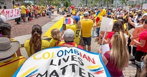‘Nos están matando’, gritan jóvenes colombianos en manifestación en Miami