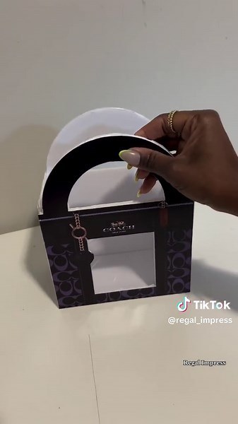 Mother’s Day is tomorrow y’all!! I love how this DIY Mother’s Day purse gift box turnee out. It is too cuuute!! 🥰 #diy #giftideas #mothersday #giftsforher #giftsformom #fypage #lifestyleblogger #contentcreator #doityourself #creator