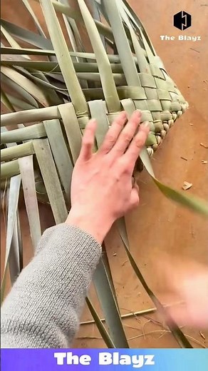 Turning Palm Leaves into Stunning Baskets!🌿 Handcrafted Perfection! #handmade #craft #traditional