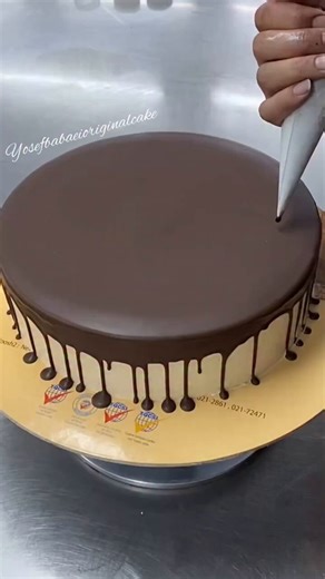 Idea for decorating cake with cocholate 💡
