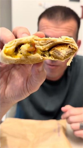 Taco Bell’s NEW Crunch Wrap Slider… WHERE’S THE REST?! 🤨