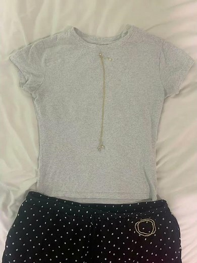 How to style a grey shirt #simple #styling #cute #fashion