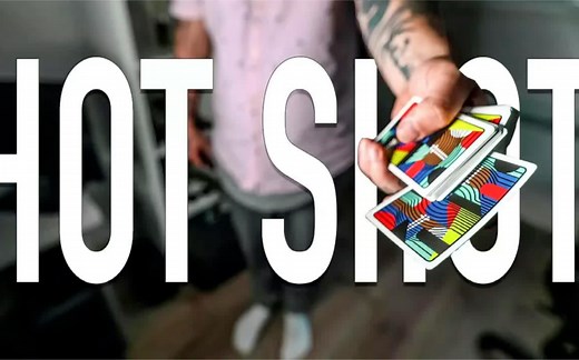 实战魔术手法中最耍帅的小动作Hot Shot（附送魔术教学）