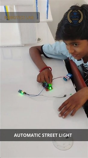Robotics: Automatic Street Light 💡🤖 | Fun STEM Learning at SIPS