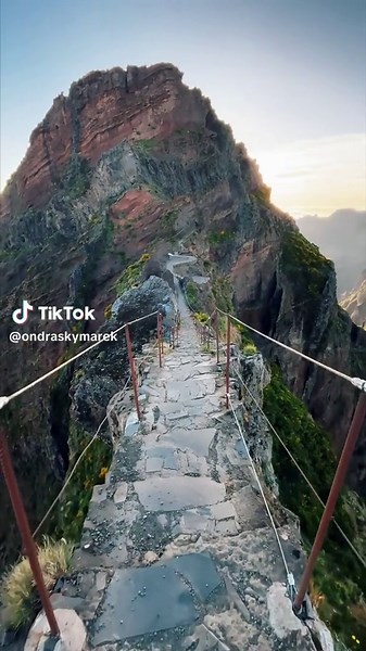 One of the most beautiful places I’ve ever been to 🤯 . 📍Pico do Arieiro, Madeira 🇵🇹 . . #madeiraisland #madeiratravel #visitmadeira #madeirabest #hikemadeira #picodoarieiro #hiking #hikingpage