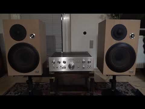 Kenwood KA-7300 Stereo Integrated Amplifier / Victor JVC SX-3 Speakers