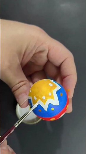 how to color an easster egg / easter egg paint #eastereggs #artforkids #eggpainting