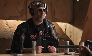 “Cell Phones in 1938”Kurt Metzger explains the dark history of the term “tin foil hat”