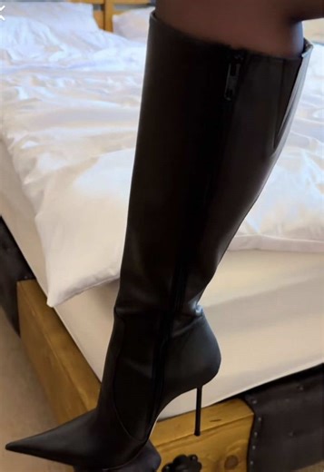 Explore Backless Fashion Trends for 2026