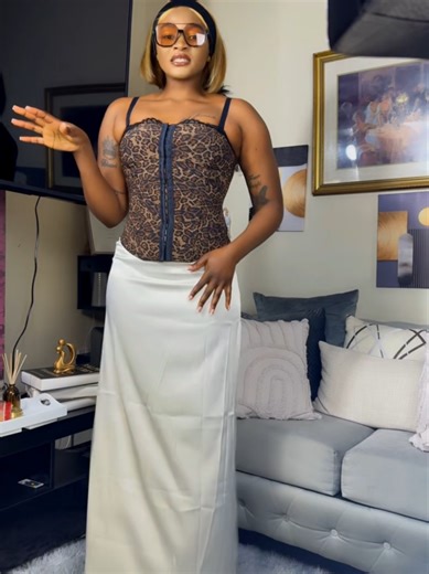 Exquisite Corset Review: Poppy Lush Beauty