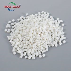 [Hot Item] Customized 100% Recycled Polyester Pet Chips White RPET Pellets From Bottles to Yarns