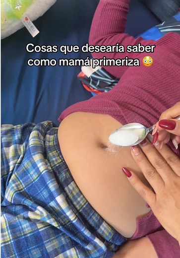 ¡Sal en el ombligo para el dolor de estómago y los cólicos! Este es un antiguo remedio de nuestras abuelas. La sal es una herramienta curativa increíble: reduce la inflamación y los espasmos, ayuda a relajarse, limpia y, lo que es más importante, siempre ayuda. Para el dolor o los calambres, vierta un poco de sal en el ombligo durante 20 minutos y sentirá alivio casi de inmediato.#momlife #health #colic #kids #momhack
