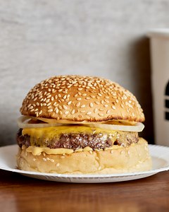 The sweet, sweet sounds of the grill and fryer preparing your Bleecker order. 🎶 Tap to find out more: https://www.bleecker.co.uk/welcome | Bleecker