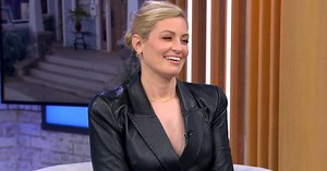 Beth Behrs on season 6 of "The Neighborhood" and bringing heart to comedy