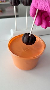 fall pumpkin cake pop 🍂 #cakepops #fall #fallvibes #pumpkinseason #fblifestyle | Jessica Sotelo