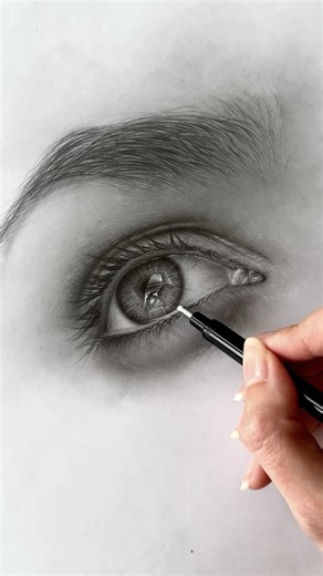 My charcoal and graphite drawings✍️🖤