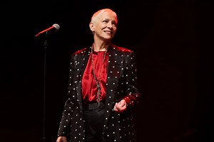 Annie Lennox Sings a Song of a Lass That’s Gone in ‘Outlander’ Theme for Final Season